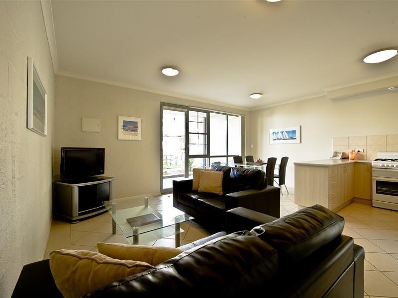 Moonlight Bay Apartments Rye Buitenkant foto