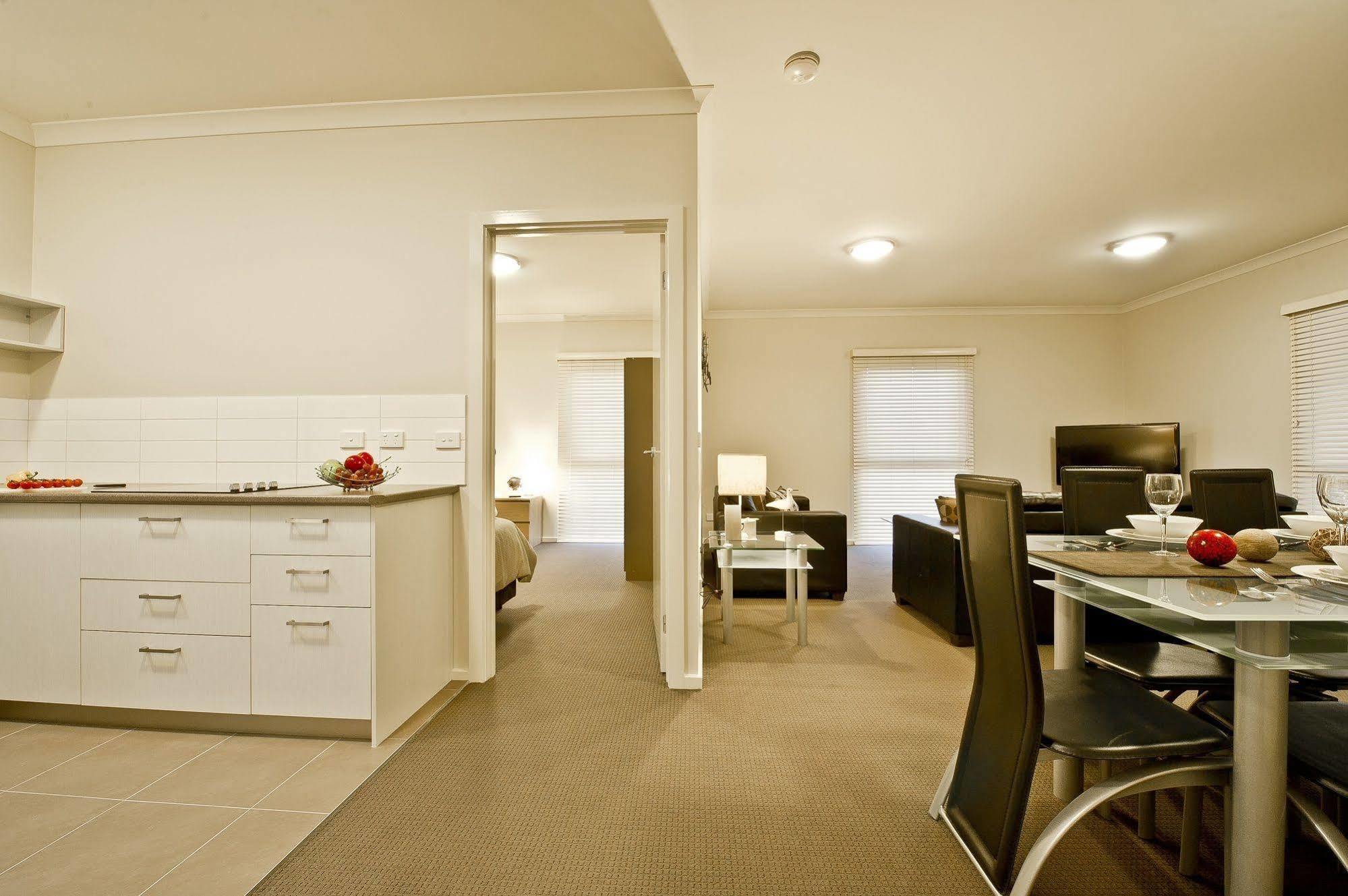 Moonlight Bay Apartments Rye Buitenkant foto